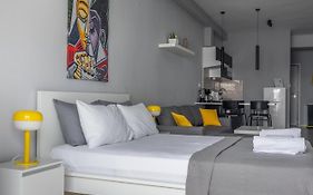 Modern Apartment 305